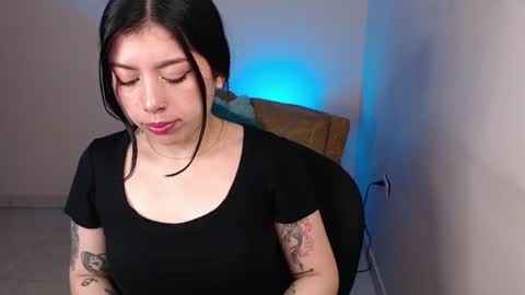 Snapshot of millyx_ chatting on 21, 7, 2026 Emily online show from 21, 7, 2026