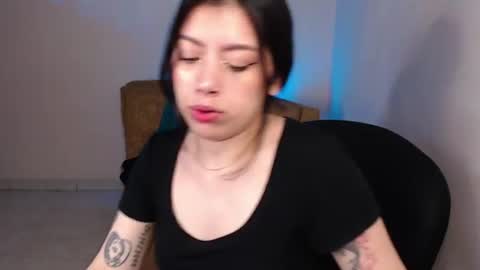 Snapshot of millyx_ chatting on 21, 7, 2026 Emily online show from 21, 7, 2026