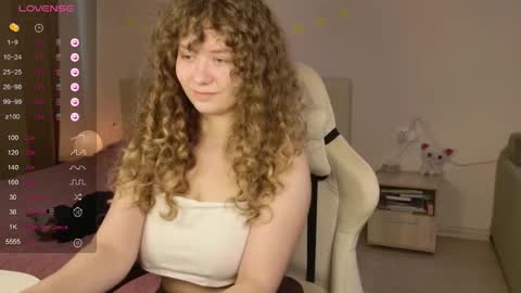 Snapshot of milounee chatting on 8, 2, 2026 milounee online show from 8, 2, 2026