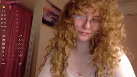 Snapshot of milounee chatting on 4, 3, 2026 milounee online show from 4, 3, 2026