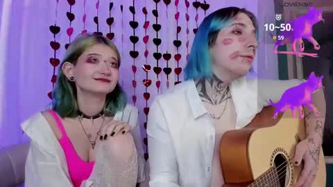 Snapshot of milten_trish chatting on 13, 2, 2025 milten_trish online show from 13, 2, 2025