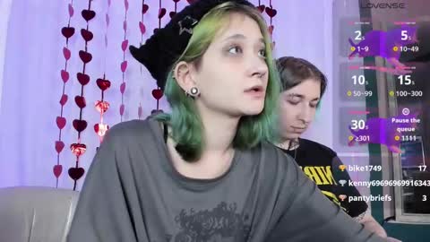 Snapshot of milten_trish chatting on 7, 3, 2025 milten_trish online show from 7, 3, 2025