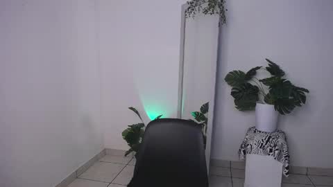 Snapshot of mily_ortiz chatting on 11, 5, 2026 Mily Ortiz online show from 11, 5, 2026
