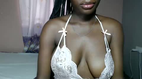 Snapshot of mimiebony chatting on 16, 5, 2026 mimiebony online show from 16, 5, 2026