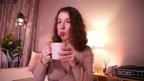 Snapshot of mind__game chatting on 14, 9, 2025 Frances Next streams Thu Fri Sat 8am - 4pm GMT3 online show from 14, 9, 2025