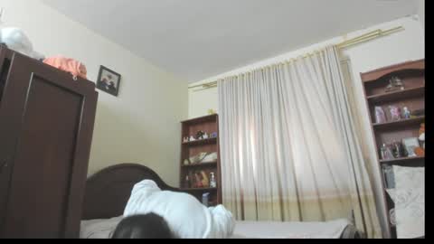 Snapshot of minefoxy2 chatting on 4, 4, 2026 Amber online show from 4, 4, 2026
