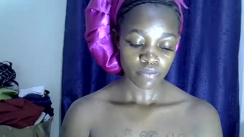 Snapshot of mini_charm chatting on 5, 7, 2026 VERONICA MUTAMBI online show from 5, 7, 2026