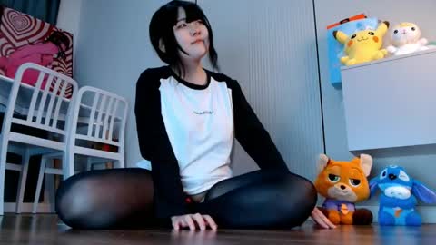 Snapshot of minji_snow chatting on 18, 4, 2026 Minji online show from 18, 4, 2026