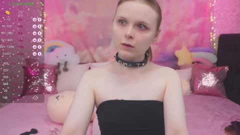 Snapshot of minx_girll chatting on 5, 2, 2025 Vikki online show from 5, 2, 2025