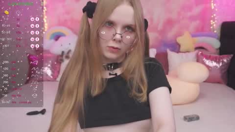 Snapshot of minx_girll chatting on 3, 3, 2025 Vikki online show from 3, 3, 2025