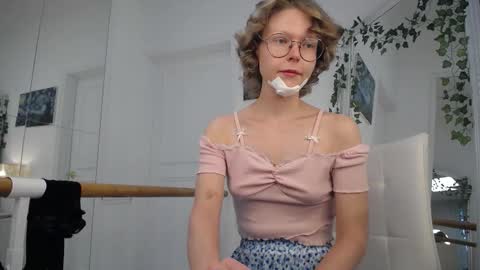 mira_marni online show from 12, 9, 2025