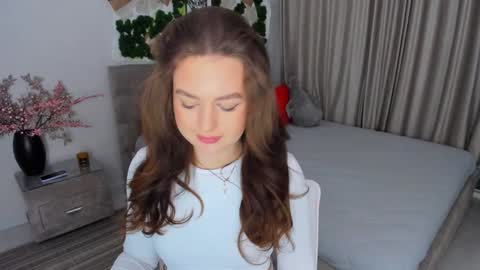 Snapshot of miraclecurly chatting on 8, 2, 2025 Emma online show from 8, 2, 2025