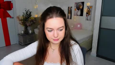 Snapshot of miraclecurly chatting on 13, 2, 2025 Emma online show from 13, 2, 2025