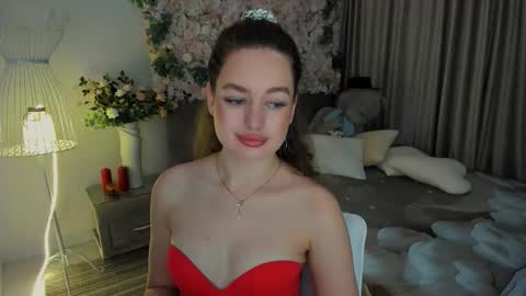 Snapshot of miraclecurly chatting on 13, 11, 2025 Emma online show from 13, 11, 2025