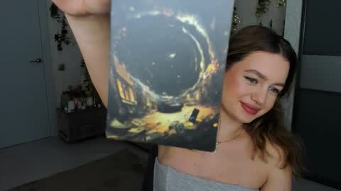 Snapshot of miraclecurly chatting on 28, 11, 2025 Emma online show from 28, 11, 2025