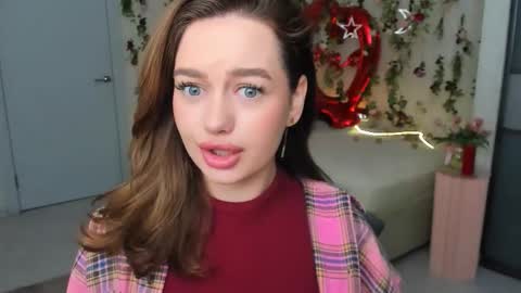 Snapshot of miraclecurly chatting on 3, 3, 2026 Emma online show from 3, 3, 2026