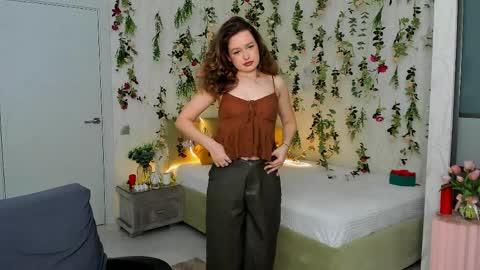 Snapshot of miraclecurly chatting on 9, 4, 2026 Emma online show from 9, 4, 2026