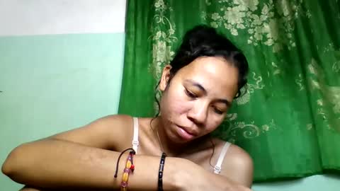 Snapshot of mirah881 chatting on 28, 5, 2026 mirah881 online show from 28, 5, 2026