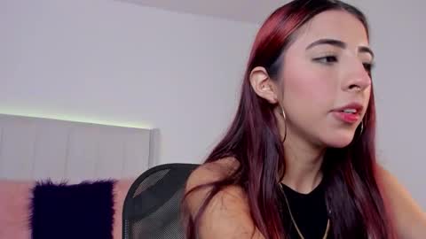 Snapshot of mirandaa_rogers chatting on 1, 2, 2026 Miranda Rogers online show from 1, 2, 2026