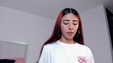 Snapshot of mirandaa_rogers chatting on 2, 2, 2026 Miranda Rogers online show from 2, 2, 2026