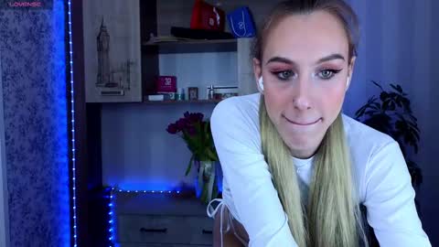 Snapshot of miraraid chatting on 10, 3, 2025 miraraid online show from 10, 3, 2025