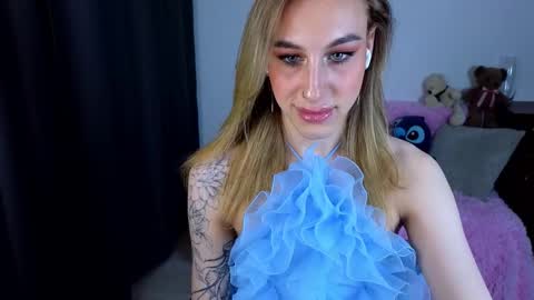 Snapshot of miraraid chatting on 10, 9, 2025 miraraid online show from 10, 9, 2025