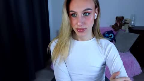 Snapshot of miraraid chatting on 22, 9, 2025 miraraid online show from 22, 9, 2025