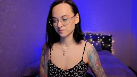 MiraSkyy online show from 4, 4, 2026