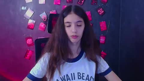 Snapshot of miri_miss chatting on 28, 11, 2025 Miri online show from 28, 11, 2025