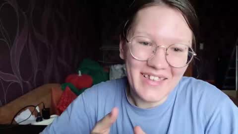 Snapshot of miriamor chatting on 27, 10, 2025 Mira online show from 27, 10, 2025