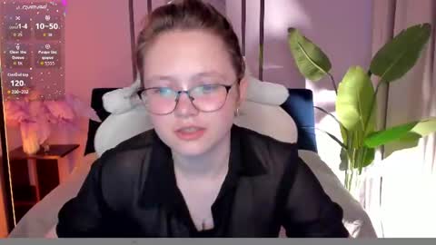 Snapshot of mirra_kiss chatting on 11, 6, 2026 Mirra online show from 11, 6, 2026