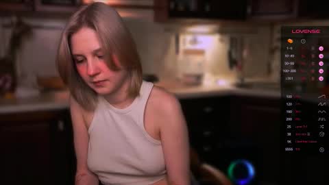 Snapshot of mirrameow chatting on 11, 11, 2025 Mira online show from 11, 11, 2025