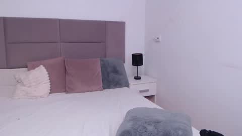 Snapshot of miryamines chatting on 24, 2, 2025 MiryamInes online show from 24, 2, 2025