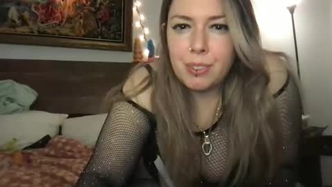 Snapshot of mis0h0rnybabii chatting on 5, 1, 2025 MisoHorny aka Goddess Sahara online show from 5, 1, 2025