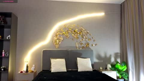 Snapshot of misatosan_ chatting on 23, 12, 2024 Annie dont forget to thumbs up me online show from 23, 12, 2024