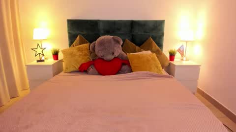 mishapallmer online show from 19, 10, 2025