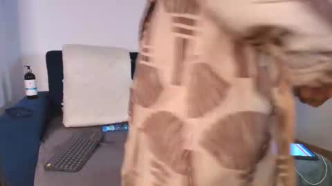 Snapshot of mishelkrave_ chatting on 13, 7, 2026 KRAVE online show from 13, 7, 2026