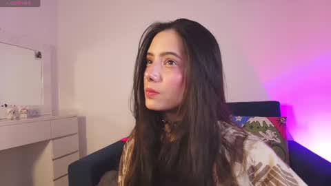 Snapshot of mishelkrave_ chatting on 25, 7, 2026 KRAVE online show from 25, 7, 2026