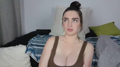 Snapshot of mishymoon chatting on 24, 2, 2026 Elora online show from 24, 2, 2026