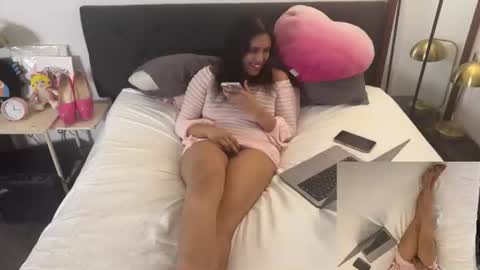 Snapshot of miskatfox chatting on 7, 7, 2026 miskatfox online show from 7, 7, 2026