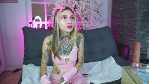 Snapshot of miss___angel chatting on 4, 5, 2026 miss___angel online show from 4, 5, 2026