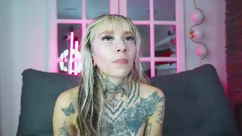 Snapshot of miss___angel chatting on 11, 7, 2026 miss___angel online show from 11, 7, 2026