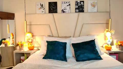 miss__ary_ online show from 28, 10, 2025