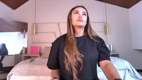 Snapshot of miss__ary_ chatting on 17, 4, 2026 miss__ary_ online show from 17, 4, 2026
