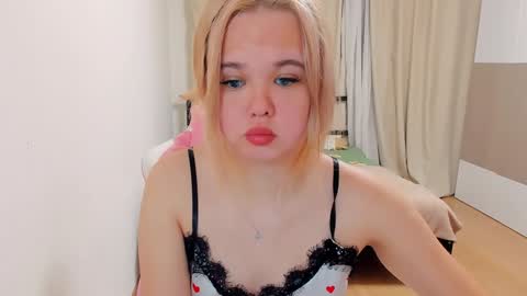 Snapshot of miss__selena chatting on 25, 12, 2024 miss__selena online show from 25, 12, 2024