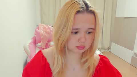 Snapshot of miss__selena chatting on 19, 1, 2025 miss__selena online show from 19, 1, 2025