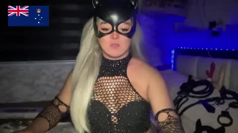 Call me  Miss Antonette  online show from 21, 5, 2026