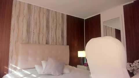 CANDELA CASTRO  online show from 9, 3, 2026