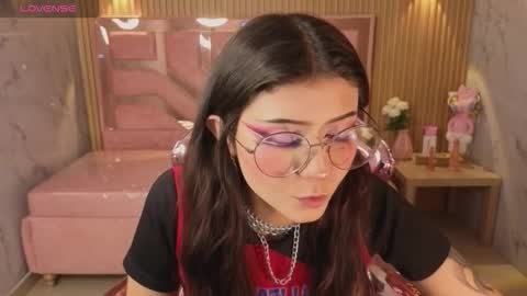 Snapshot of miss_devil_s chatting on 4, 3, 2026 miss_devil_s online show from 4, 3, 2026