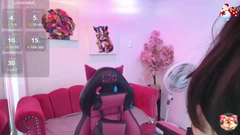 Snapshot of miss_dolly1 chatting on 17, 12, 2025 Melanie online show from 17, 12, 2025